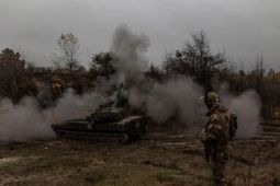Ukraine nói hơn 30.000 lính Nga đánh vào Kharkov