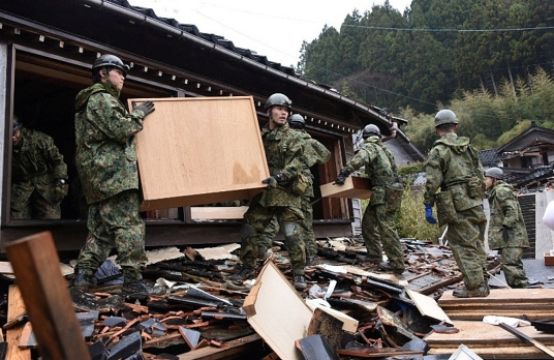Đại sứ đề xuất lập ba nhóm hỗ trợ người Việt trong vùng động đất Nhật Bản