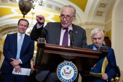 Thượng viện Mỹ công bố dự luật 118 tỷ đô la, bao gồm khoản viện trợ Ukraine và...
